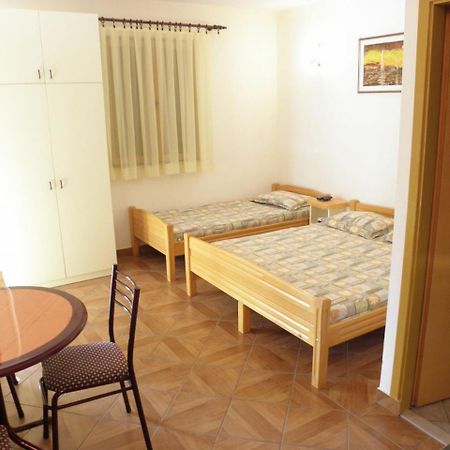 Apartments Brane - 180M To The Sea Vrsi Bagian luar foto