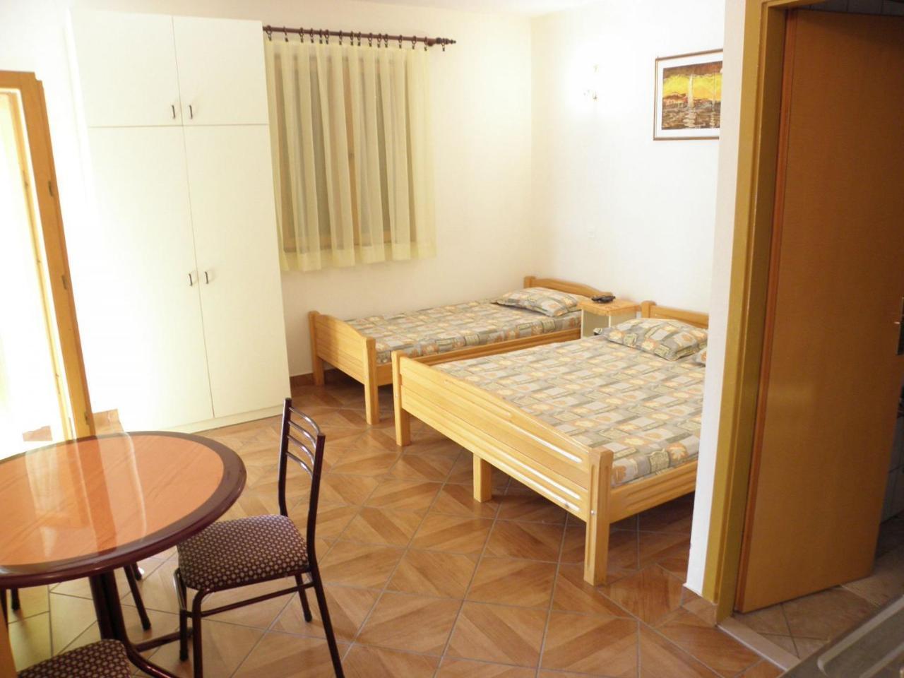 Apartments Brane - 180M To The Sea Vrsi Bagian luar foto